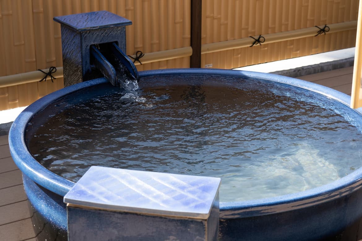美人の湯しろとり かみほの湯　陶器風呂